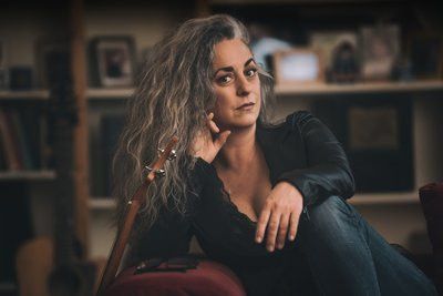 Tess Wiley – Americana a la Sheryl Crow